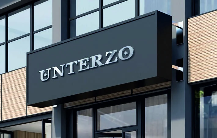 Вывеска UNTERZO на фасаде